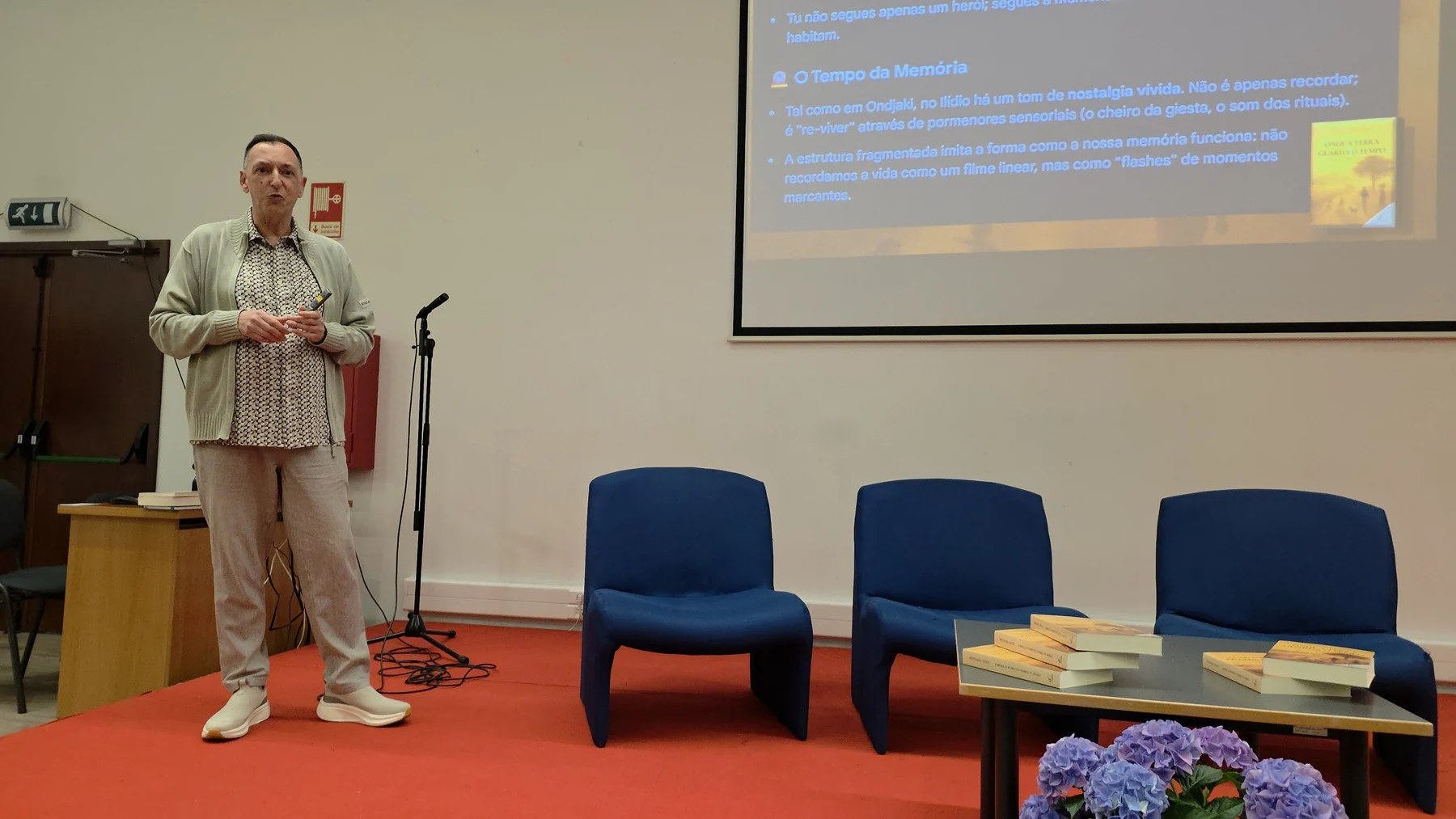 Apresentação ou encontro com leitores de Ilídio Trindade
