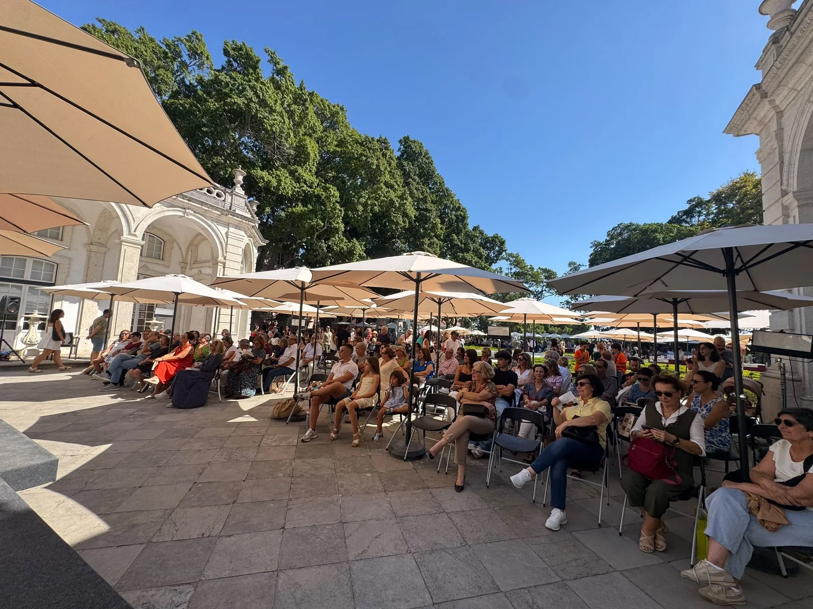 Público na apresentação de O Naufrágio dos Vivos na Festa do Livro de Belém